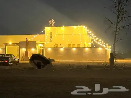 يوجد لدينا فرش ومساند وصيوان للايجار وجميع انواع المناسبات و 1