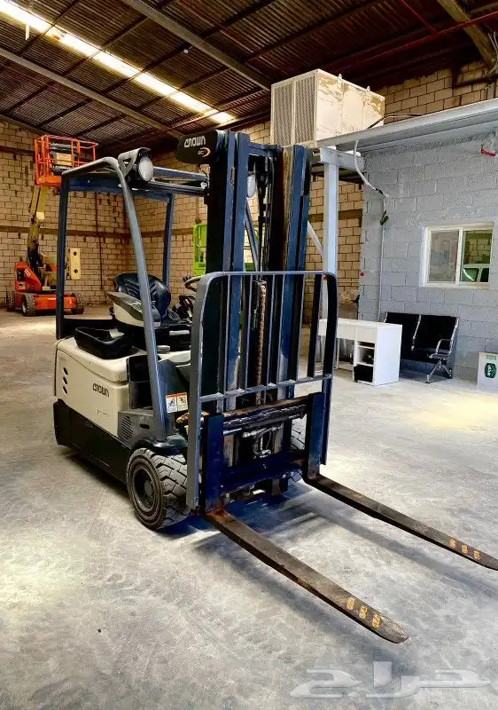 تاجير رافعات شوكيه وكرينات جميع الاحجام إيجار شهري أسبوعي يو 0