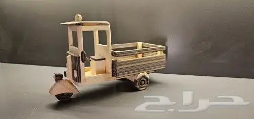 مجسم خشبي للتوكتوك 3