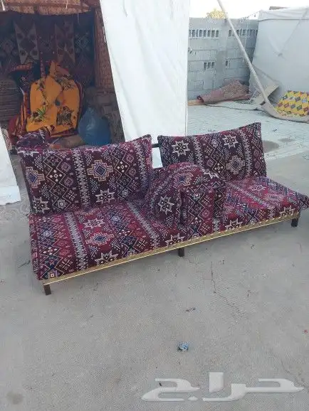 طاولات وكراسي 11