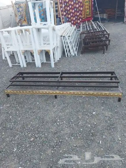 طاولات وكراسي 2