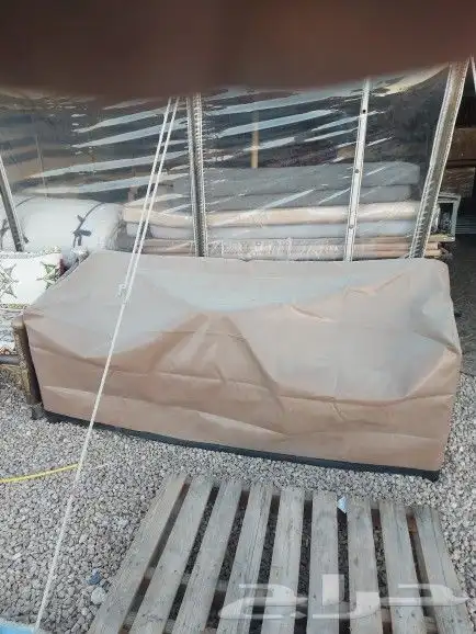 طاولات وكراسي 4