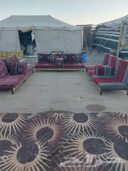 طاولات وكراسي 10