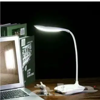 مصباح مكتبي مناسب للدراسة والمذاكرة 0