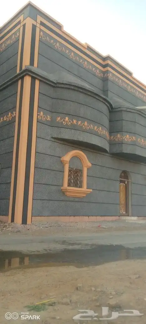 معلم ديكورات خارجيه بطحى الرياض وكرسر رخام اسباني درجه اولى 1