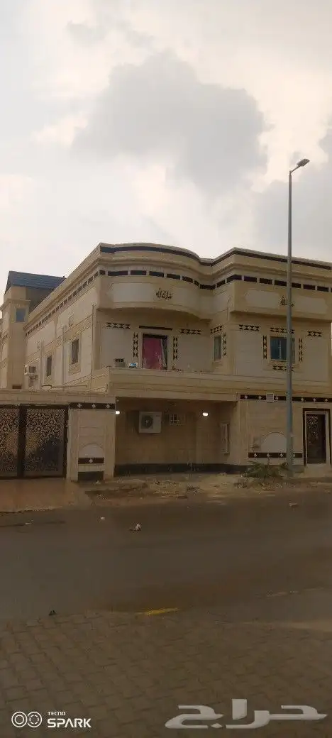 معلم ديكورات خارجيه بطحى الرياض وكرسر رخام اسباني درجه اولى 7