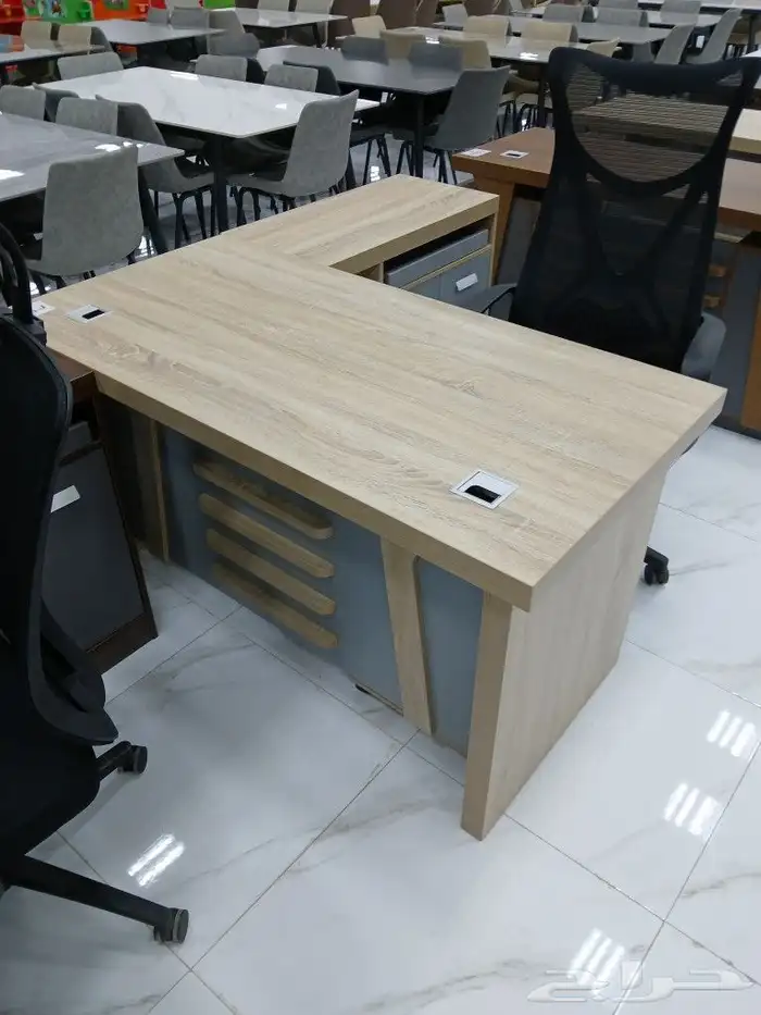 مكاتب جديده بأشكال والوان مختلفه 4
