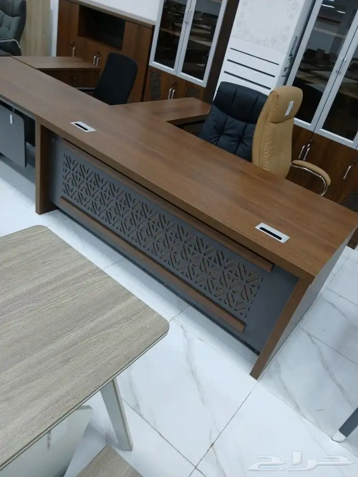 مكاتب جديده بأشكال والوان مختلفه 0