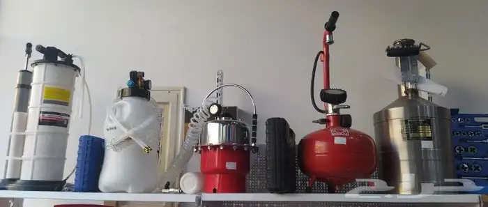 لبيع جميع انواع العدد والمعدات 35