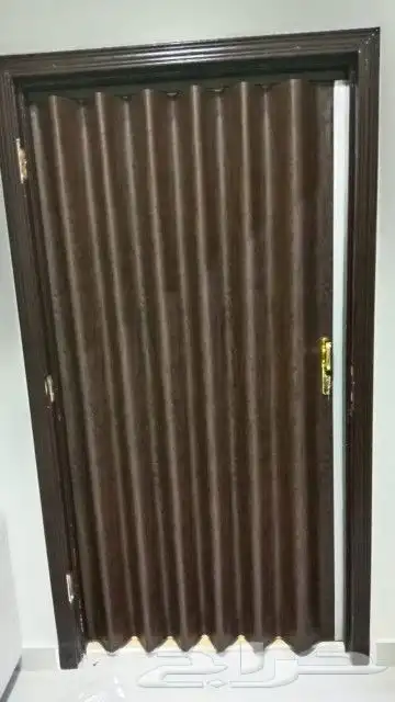 باب سحب . باب بلاستيك . باب جلد . باب خشب . باب سحاب 0