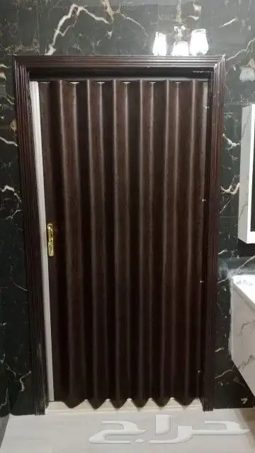 باب سحب . باب بلاستيك . باب جلد . باب خشب . باب سحاب 3