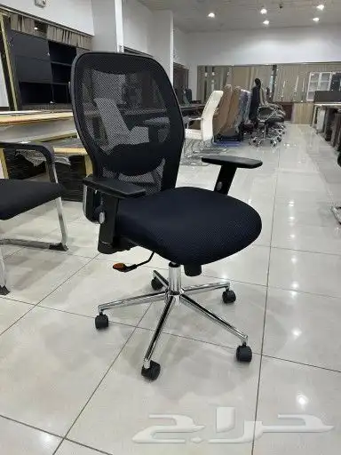 اثاث مكتبي طاولات اجتماع وكراسي بالرياض 32