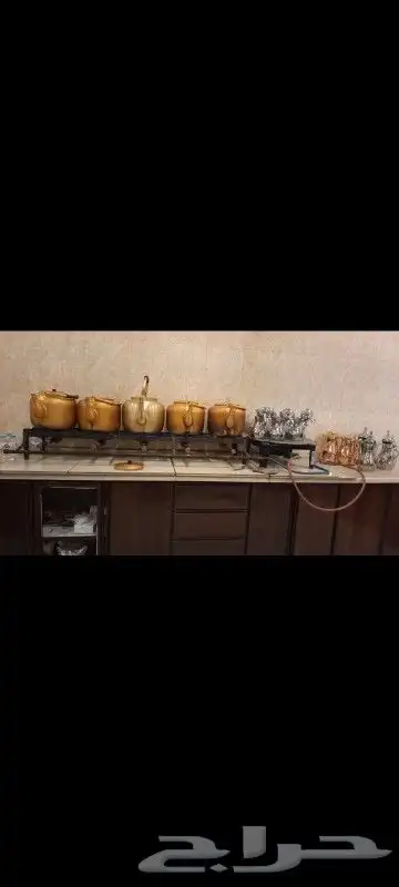 قهوجيين وصبابين وكراسي وطاولات 0