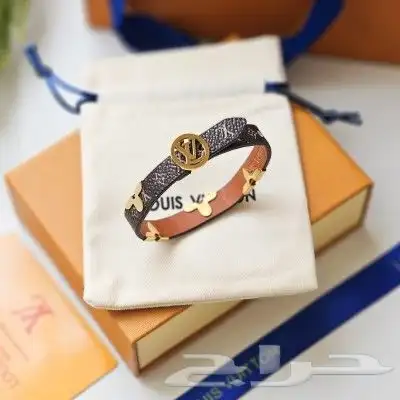 اساور لويس فيتون مع الملحقات 1