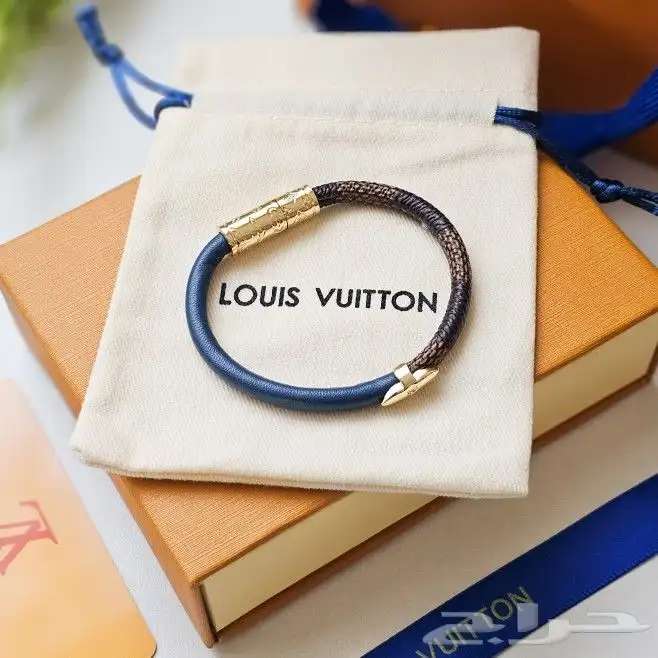 اساور لويس فيتون مع الملحقات 12
