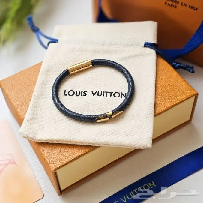 اساور لويس فيتون مع الملحقات 17