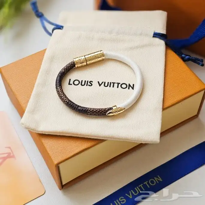 اساور لويس فيتون مع الملحقات 14