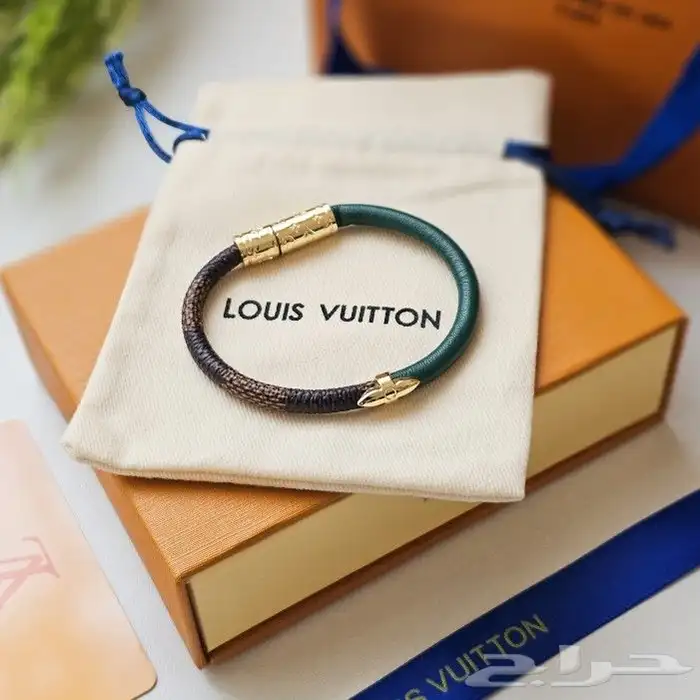 اساور لويس فيتون مع الملحقات 16