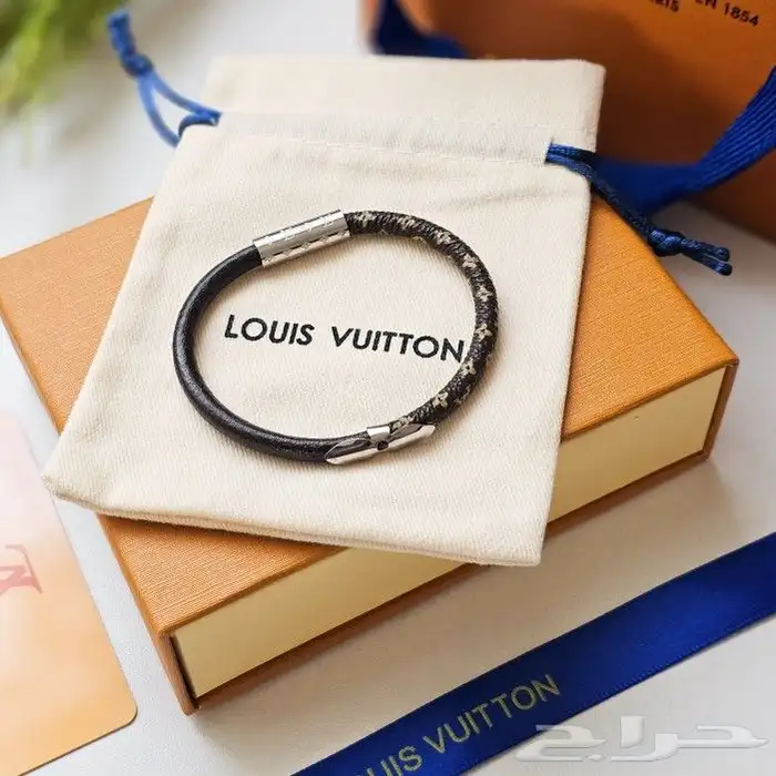 اساور لويس فيتون مع الملحقات 18