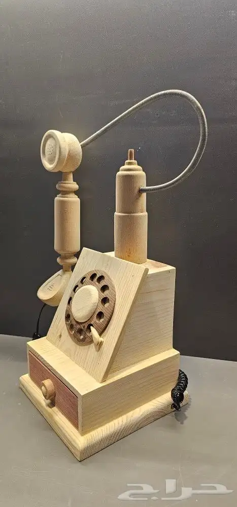 مجسم خشبي للتيلفون الكلاسيك 1