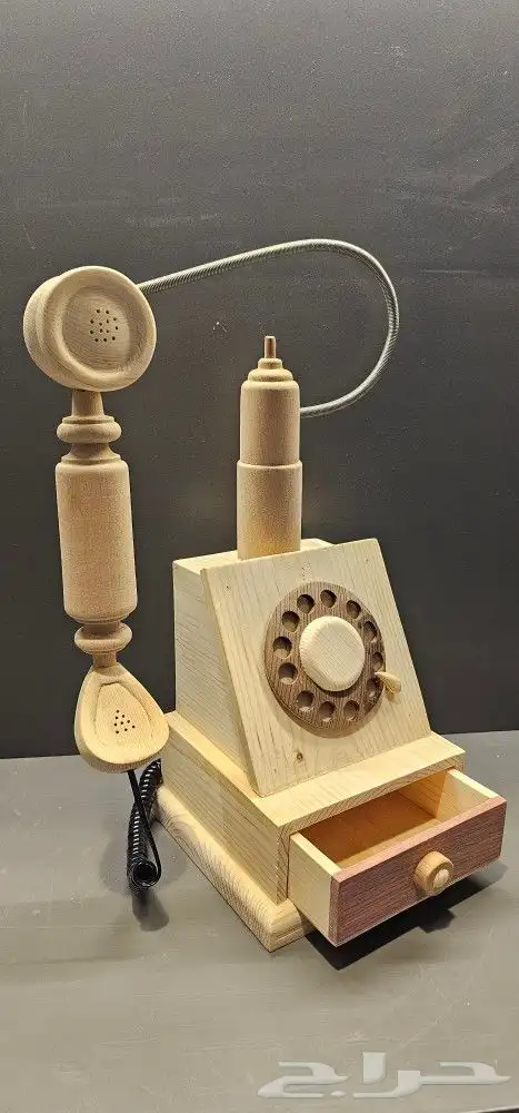 مجسم خشبي للتيلفون الكلاسيك 2