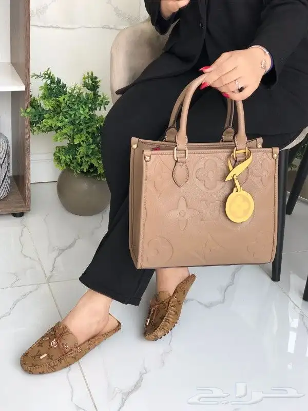 طقم شوز وشنطة لويس فيتون 4