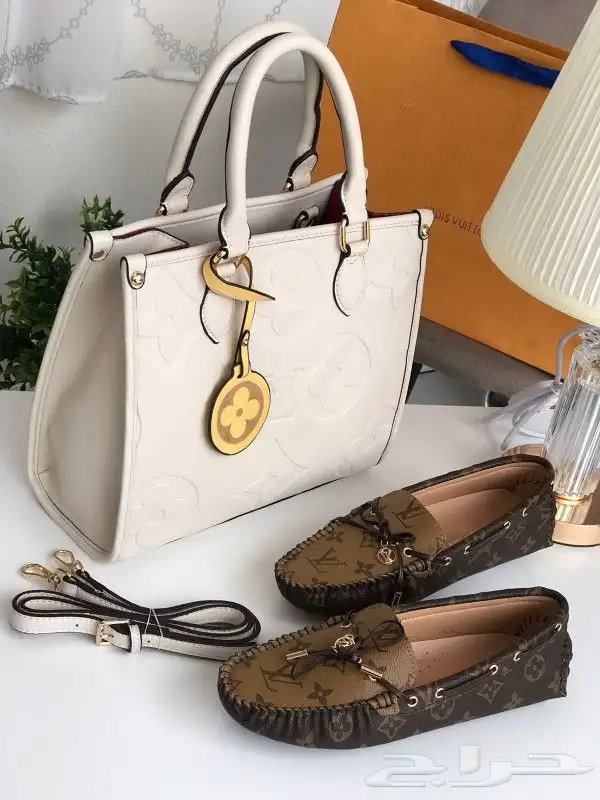 طقم شوز وشنطة لويس فيتون 24