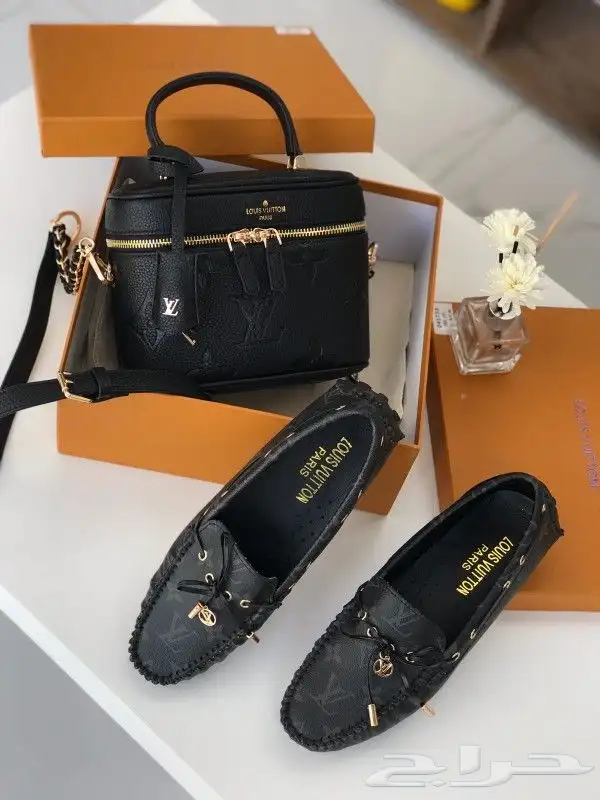 طقم شوز وشنطة لويس فيتون 31