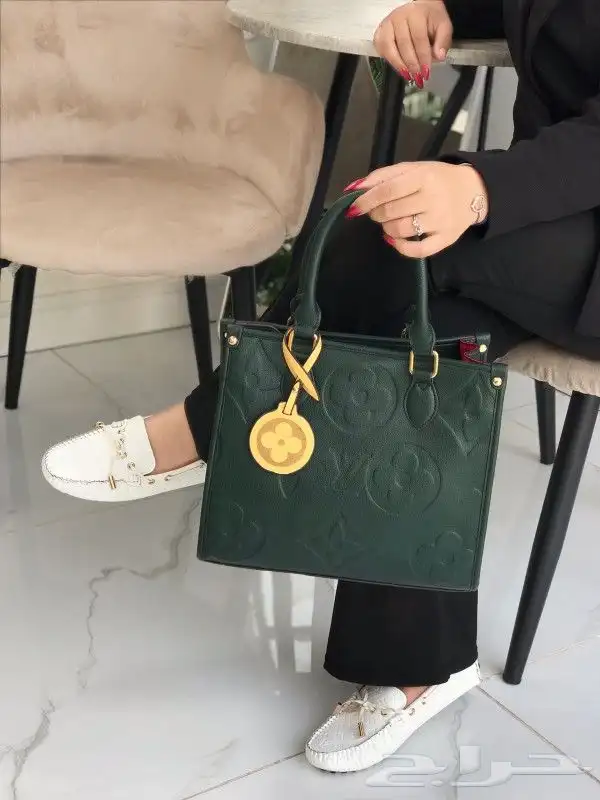 طقم شوز وشنطة لويس فيتون 18