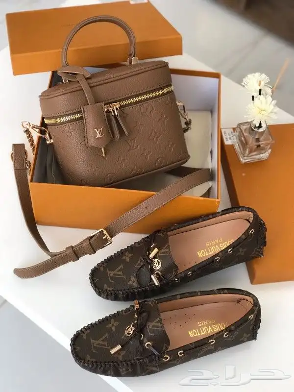 طقم شوز وشنطة لويس فيتون 36