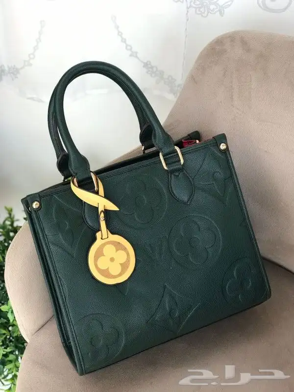 طقم شوز وشنطة لويس فيتون 10