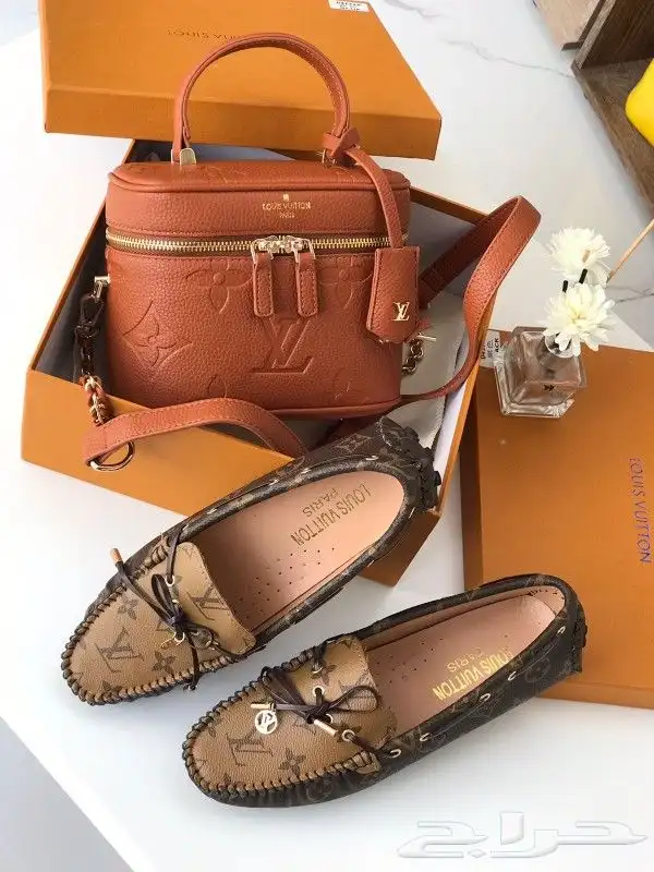 طقم شوز وشنطة لويس فيتون 28