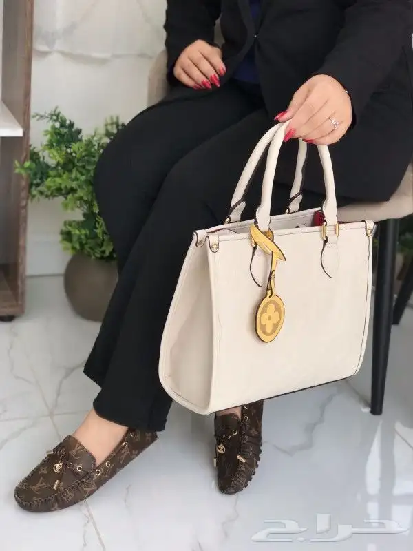 طقم شوز وشنطة لويس فيتون 21