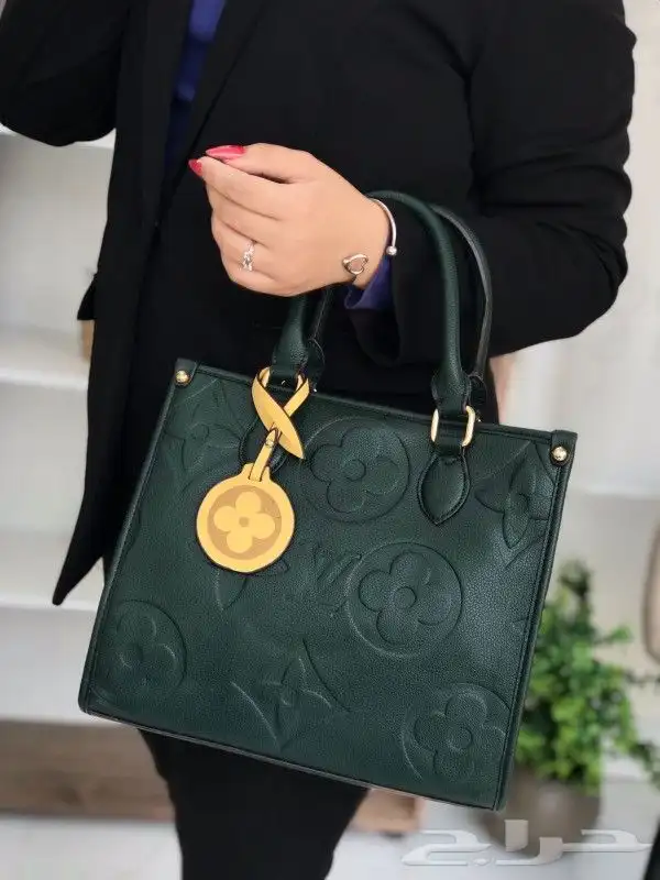 طقم شوز وشنطة لويس فيتون 13