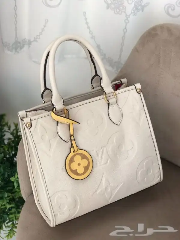 طقم شوز وشنطة لويس فيتون 9