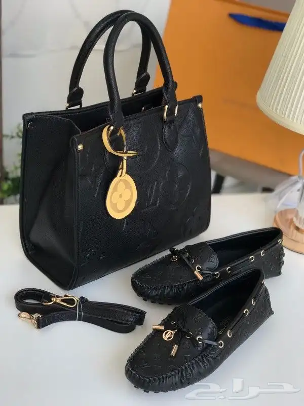 طقم شوز وشنطة لويس فيتون 29