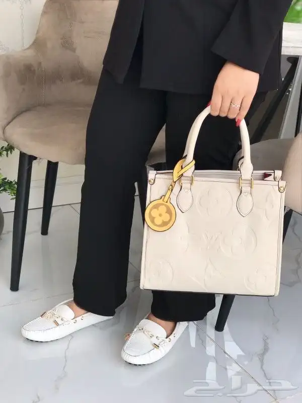 طقم شوز وشنطة لويس فيتون 1