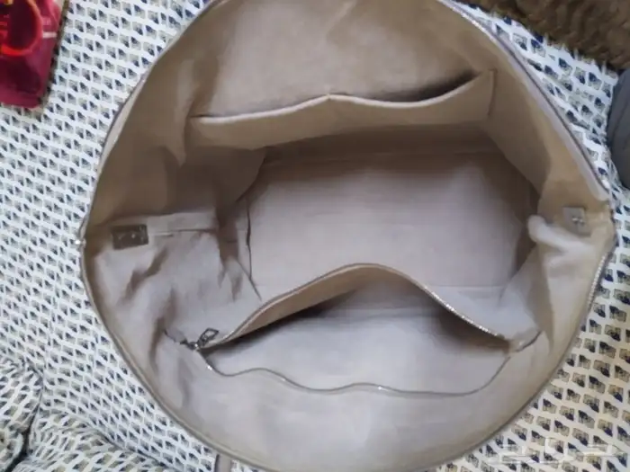 شنطه نسائيه LV على السوم 2