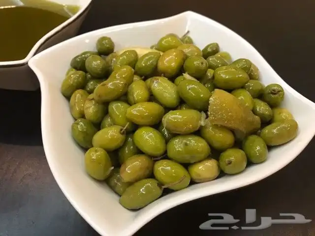 زيت زيتون فلسطيني معصور على البارد وجديد الموسم 16