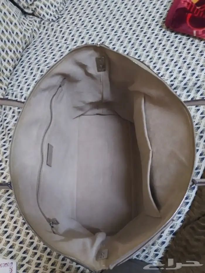 شنطه نسائيه LV على السوم 5