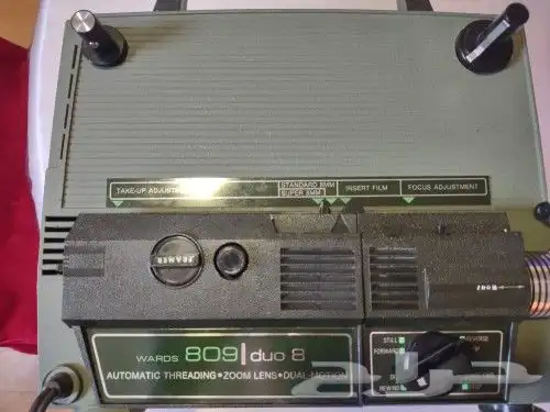 ماكينه اثرية لعرض ال فلام 1