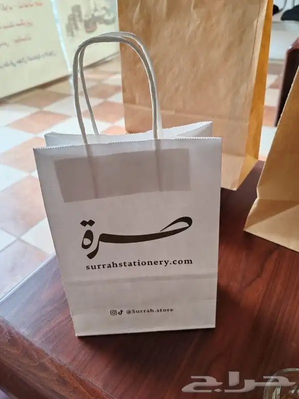 طباعة بوكسات واستيكر واكواب ورقية وكروت وفواتير 4