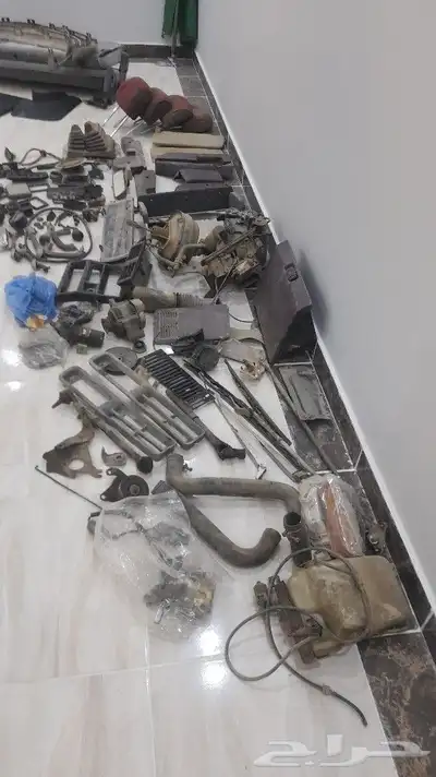قطع غيار داتسن مديل 95 او 94 وعلبه دركسون فوق وتحت و ديكورات 11