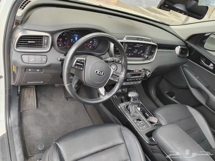 تم البيع سورنتو ديزل 2018 دبل 7 راكب بنرواما 29