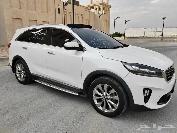 تم البيع سورنتو ديزل 2018 دبل 7 راكب بنرواما 2