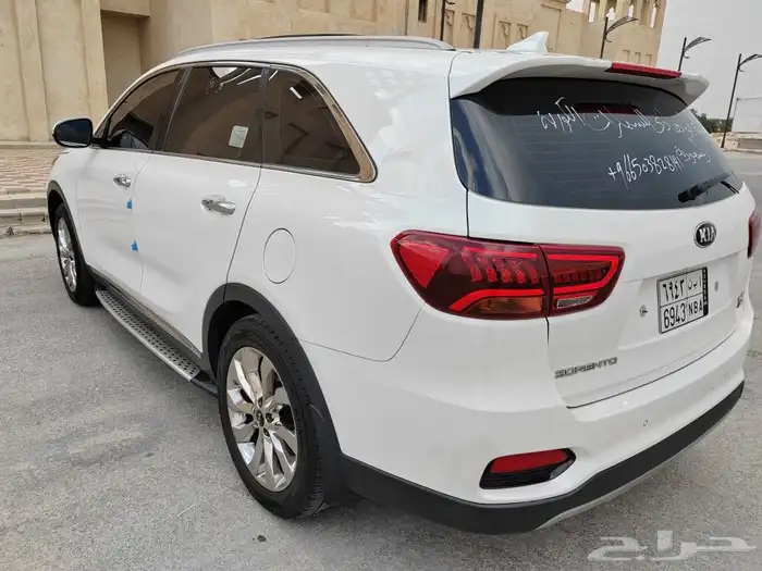 تم البيع سورنتو ديزل 2018 دبل 7 راكب بنرواما 18