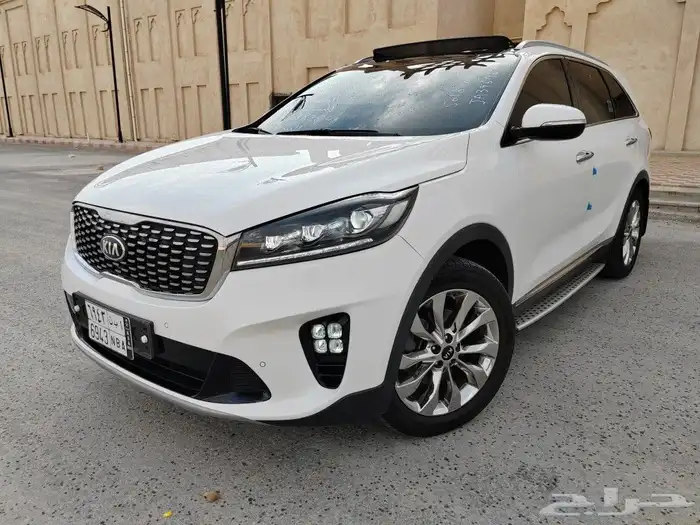 تم البيع سورنتو ديزل 2018 دبل 7 راكب بنرواما 0