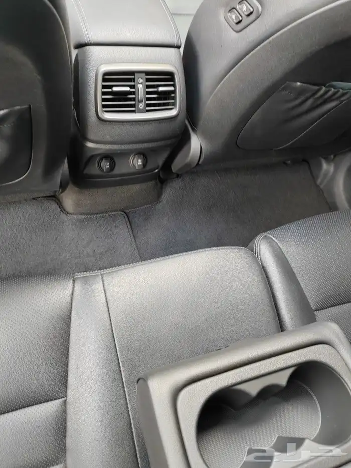 تم البيع سورنتو ديزل 2018 دبل 7 راكب بنرواما 26