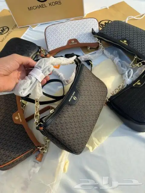 شنط جمله الجملة شوزات احزمه ابواك 29