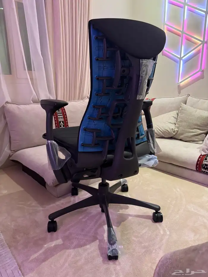 كرسي امبودي لوجي تيك هيرمان ميلرEmbody gaming Herman miller 7
